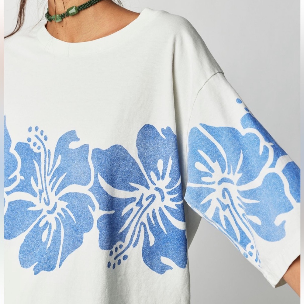 We the Free Bureau Hibiscus Tee / Medium / lightly worn